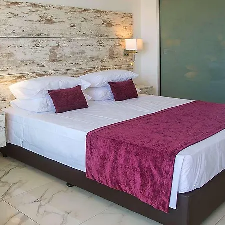 Готель Ramada & By Wyndham 4*