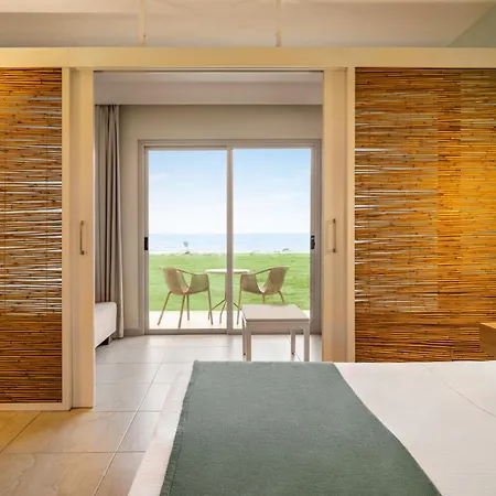 Готель Ramada & By Wyndham 4*