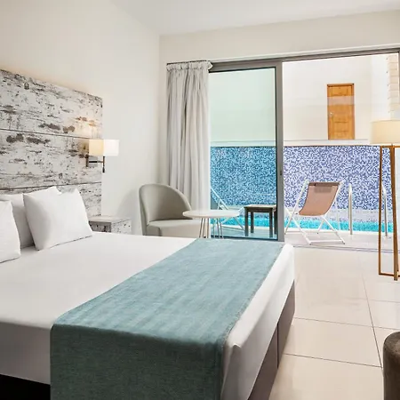 Ramada & By Wyndham Готель 4*